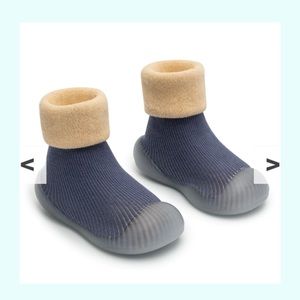 Sock shoes